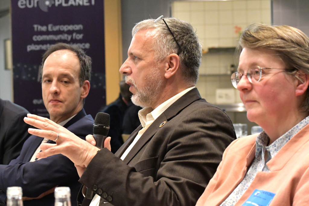 Torsten Kriening (SpaceWatch.Global) at the Dinner Debate 'Promoting the importance of space policies and a European Space Strategy'.